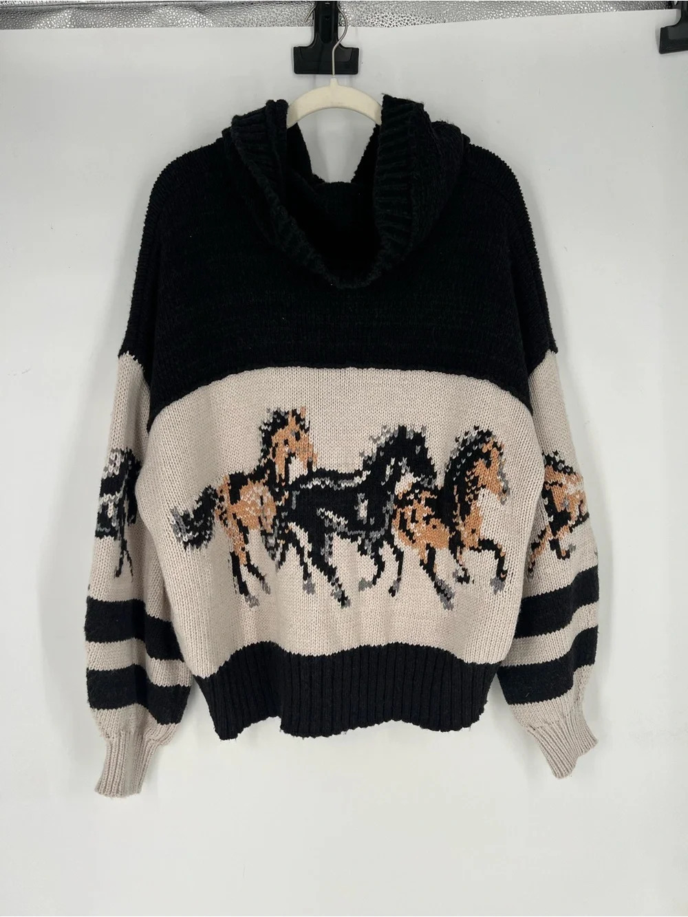 Pilcro Black & Cream Hooded Button-Front Horse Intarsia Cardigan Sweater SAMPLE - Picture 11 of 11
